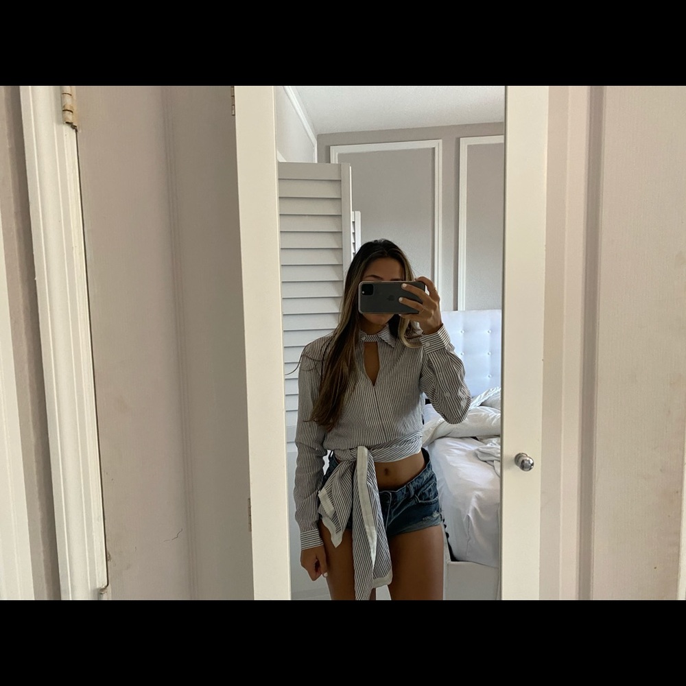 Top - Picture 2 of 5